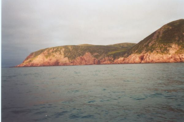 579: Red Island. "Spout Cove (notice a trickle of water in the middle)". (2002) [courtesy of Heather Walsh]